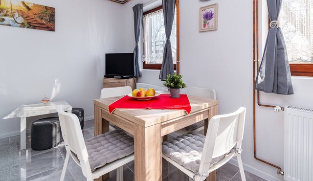 One bedroom apartment with air-conditioning Grabovac, Plitvice (A-20709-a)