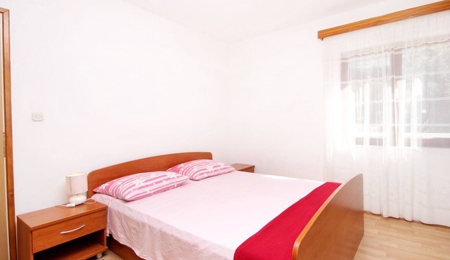 One bedroom apartment near beach Brna, Korčula (A-147-e)