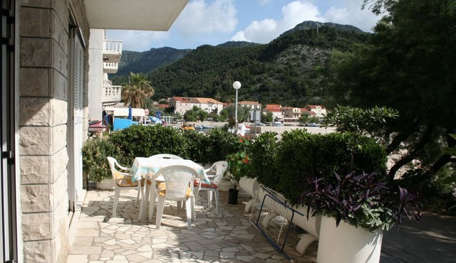 One bedroom apartment near beach Trstenik, Pelješac (A-4566-a)