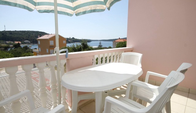 One bedroom apartment with terrace and sea view Cove Soline, Dugi otok (A-448-c)