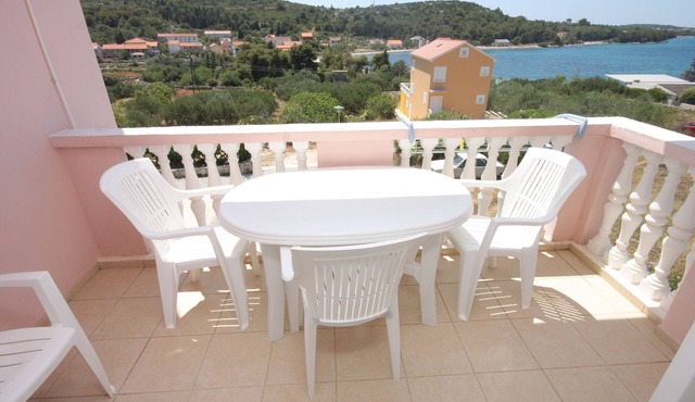 One bedroom apartment with terrace and sea view Cove Soline, Dugi otok (A-448-e)