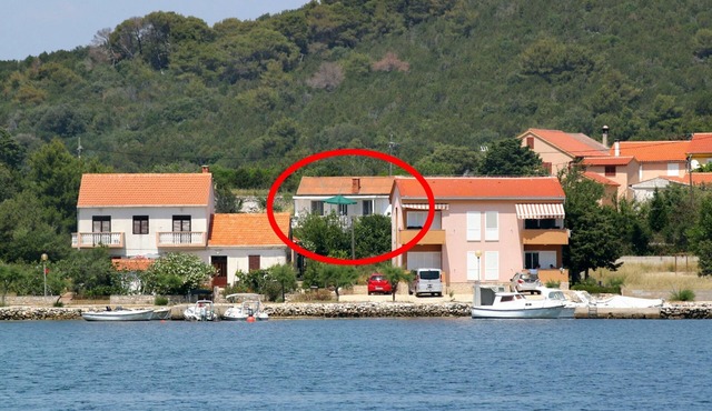 One bedroom apartment with terrace Verunić, Dugi otok (A-8104-b)