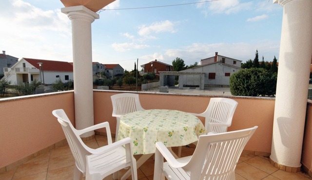 One bedroom apartment with terrace Vrsi - Mulo, Zadar (A-5860-c)