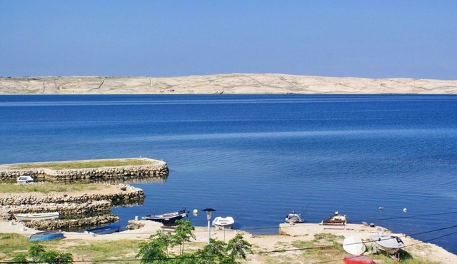 One bedroom apartment near beach Kustići, Pag (A-4129-a)