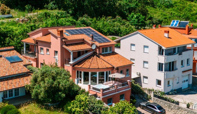 One-Bedroom Apartment* in Villa MARID