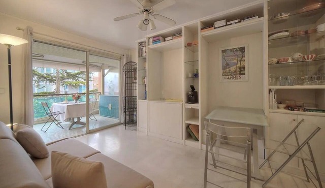 One bedroom apartment in the center of Cannes walking distance to the Palais des Festivals and beach - 2198