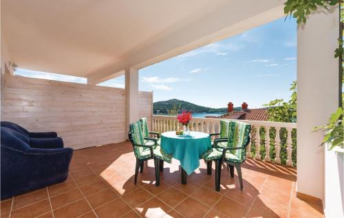 One-Bedroom Apartment In Tisno