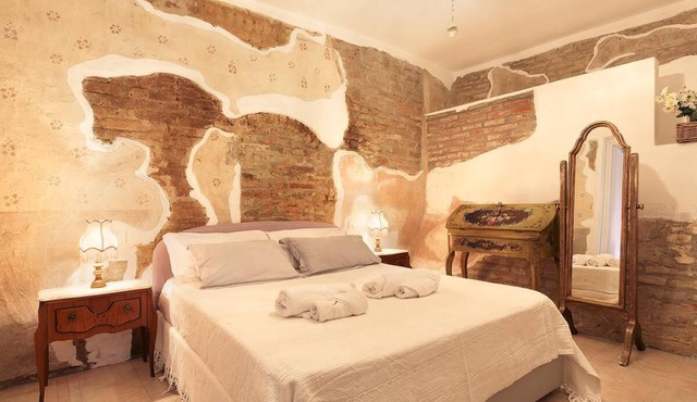One Bedroom Apartment