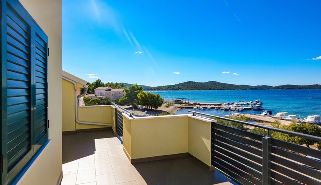 One bedroom apartment near beach Žaborić, Šibenik (A-958-a)