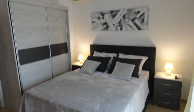 One bedroom apartment near beach Brodarica, Šibenik (A-4195-c)