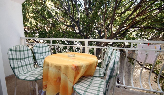 One bedroom apartment near beach Drvenik Donja vala, Makarska (A-6658-b)