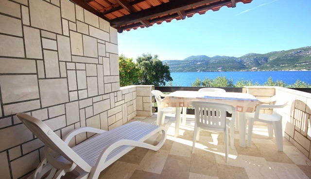One bedroom apartment near beach Tri Žala, Korčula (A-174-c)