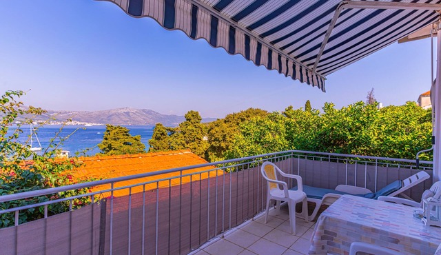 One bedroom apartment near beach Korčula (A-9321-a)