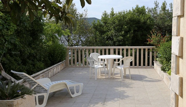 One bedroom apartment near beach Viganj, Pelješac (A-10116-c)