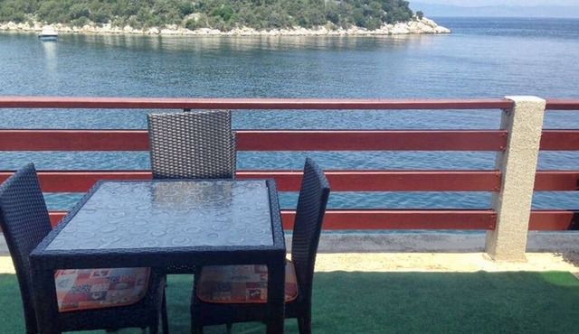One bedroom apartment near beach Zaklopatica (Lastovo) (A-8347-b)
