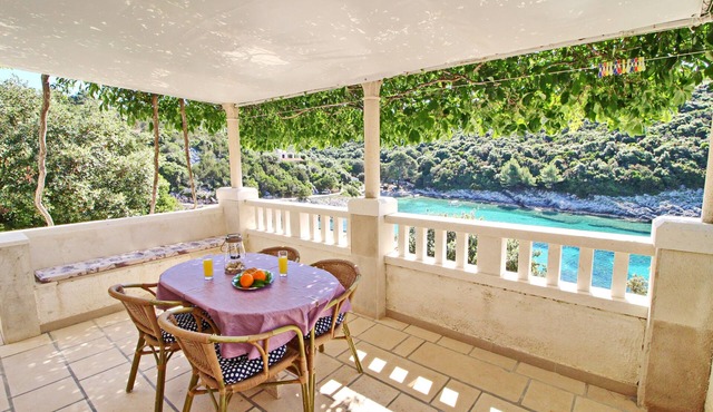 One bedroom apartment near beach Cove Rasohatica, Korčula (A-5453-a)
