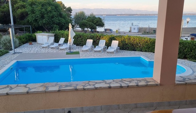 One bedroom apartment near beach Ugljan (A-829-a)