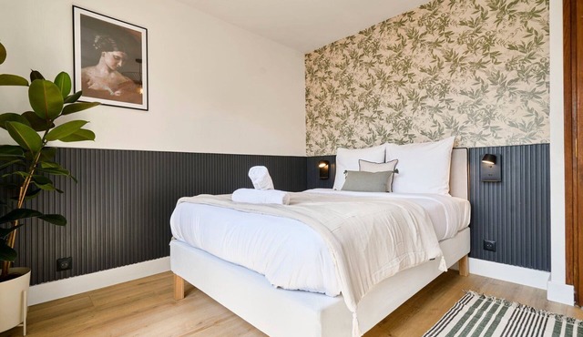 One bedroom apartment near metro