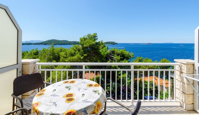 One bedroom apartment near beach Prižba, Korčula (A-9276-b)
