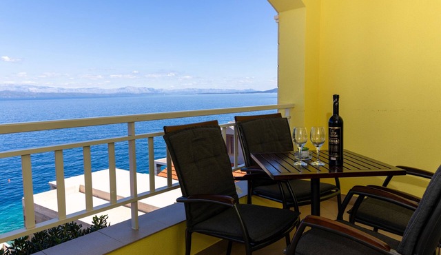 One bedroom apartment near beach Prigradica, Korčula (A-544-a)