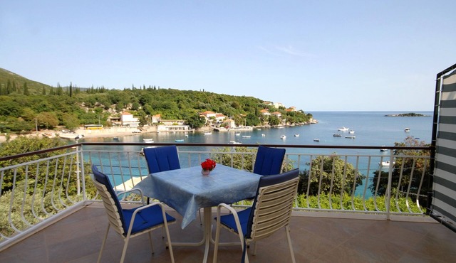 One bedroom apartment near beach Molunat, Dubrovnik (A-3544-a)