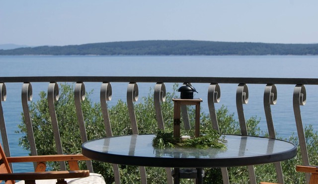 One bedroom apartment near beach Zavala, Hvar (A-553-a)