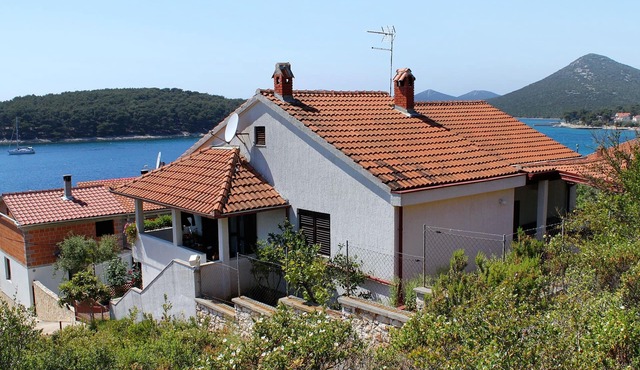 One bedroom apartment near beach Brgulje, Molat (A-6243-a)