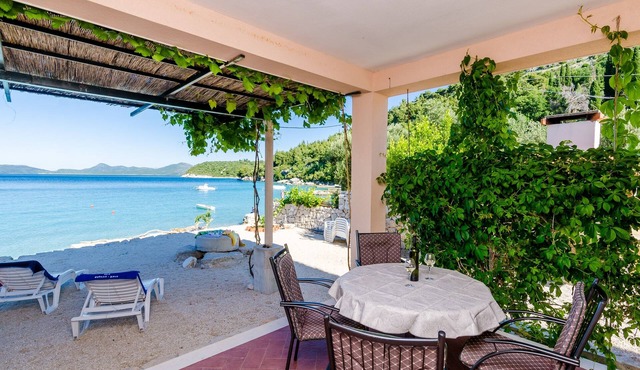 One bedroom apartment near beach Slađenovići, Dubrovnik (A-9012-a)