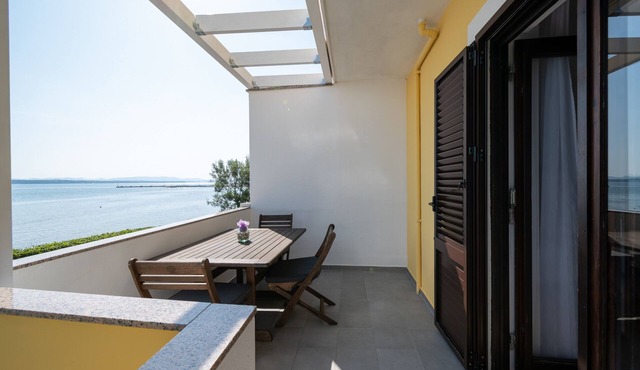 One bedroom apartment near beach Tkon, Pašman (A-6262-b)