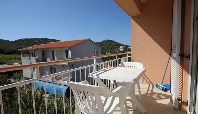 One bedroom apartment near beach Tkon, Pašman (A-8377-c)