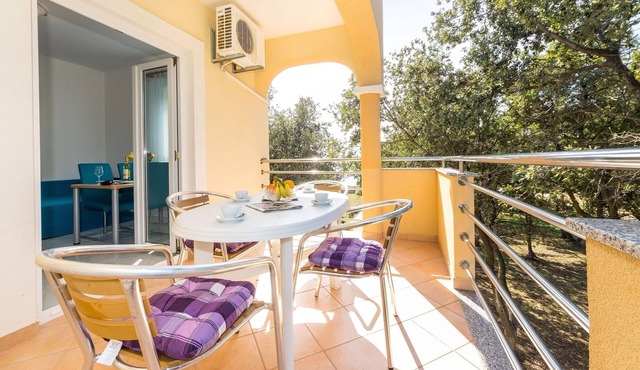 One bedroom apartment near beach Vrsi - Mulo, Zadar (A-5951-c)