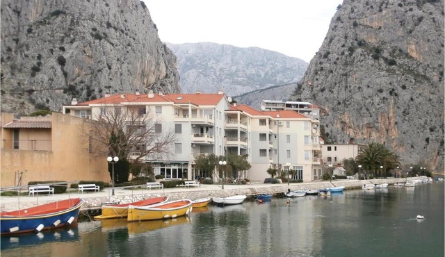 One-Bedroom Apartment Omis 07