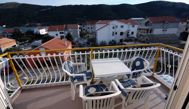 One bedroom apartment with balcony and sea view Grebaštica, Šibenik (A-4867-a)