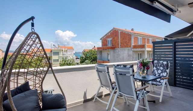 One bedroom apartment with terrace and sea view Betina, Murter (A-20450-a)