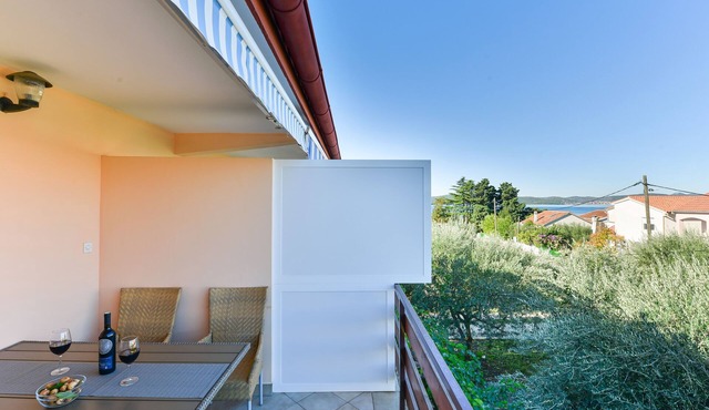 One bedroom apartment with balcony and sea view Bibinje, Zadar (A-5786-a)