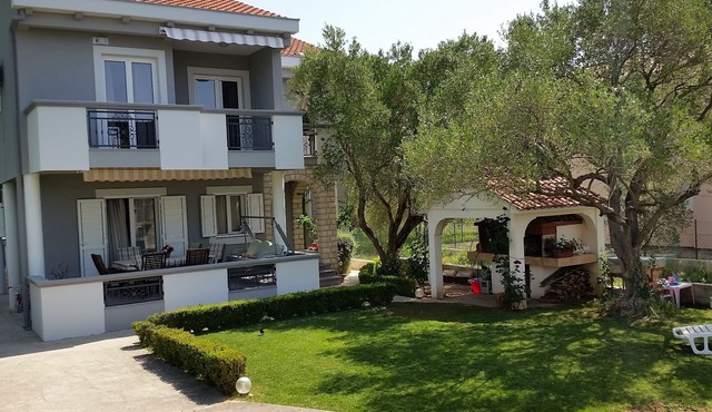One bedroom apartment with balcony Bibinje, Zadar (A-14338-a)