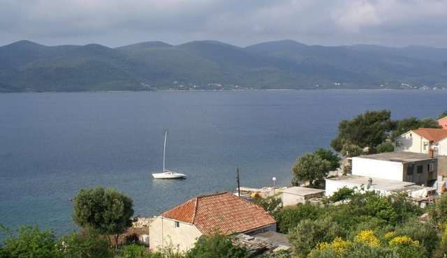 One bedroom apartment with terrace and sea view Viganj, Pelješac (A-260-c)