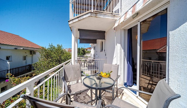 One bedroom apartment with terrace and sea view Kučište - Perna, Pelješac (A-4538-e)