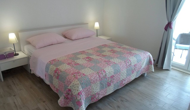 One bedroom apartment with balcony and sea view Kučište - Perna, Pelješac (A-10161-e)