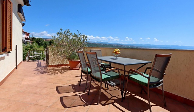 One bedroom apartment with terrace and sea view Opatija - Pobri, Opatija (A-7813-a)