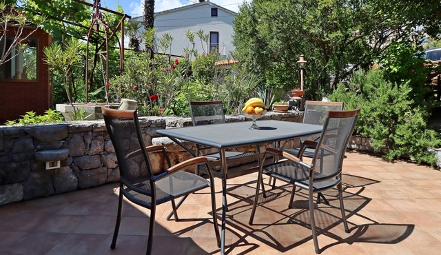 One bedroom apartment with terrace and sea view Opatija - Pobri, Opatija (A-7813-b)