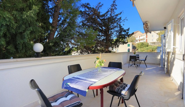 One bedroom apartment with terrace and sea view Marušići, Omiš (A-18497-a)