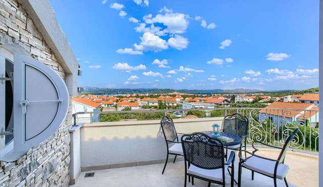 One bedroom apartment with terrace and sea view Murter (A-16655-e)