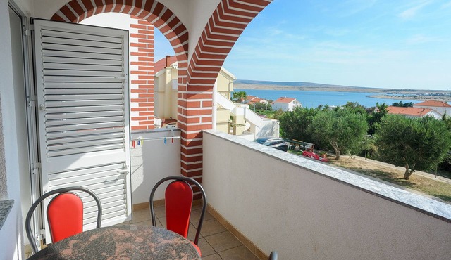 One bedroom apartment with terrace and sea view Caska, Pag (A-4109-c)