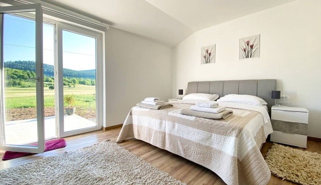 One bedroom apartment with terrace Otočac, Velebit (A-24987-e)