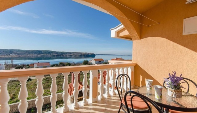 One bedroom apartment with balcony and sea view Rtina - Miočići, Zadar (A-13072-c)