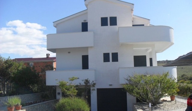 One bedroom apartment with terrace and sea view Ljubač, Zadar (A-14593-b)