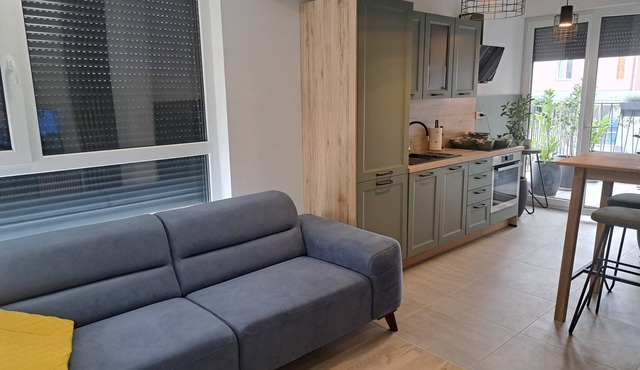 One bedroom apartment with balcony Zagreb (A-23694-a)