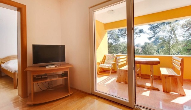 One bedroom apartment with terrace Artatore, Lošinj (A-8022-e)