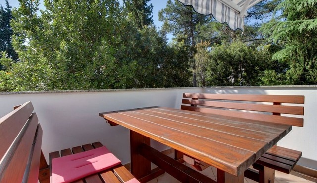 One bedroom apartment with terrace Artatore, Lošinj (A-8087-b)